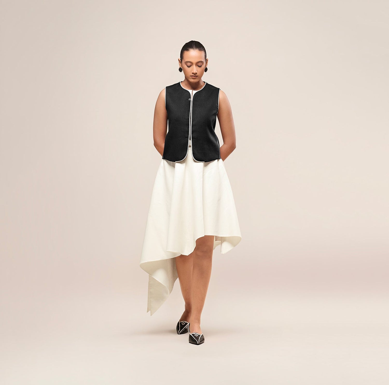  Linen Rumi Waistcoat – Black