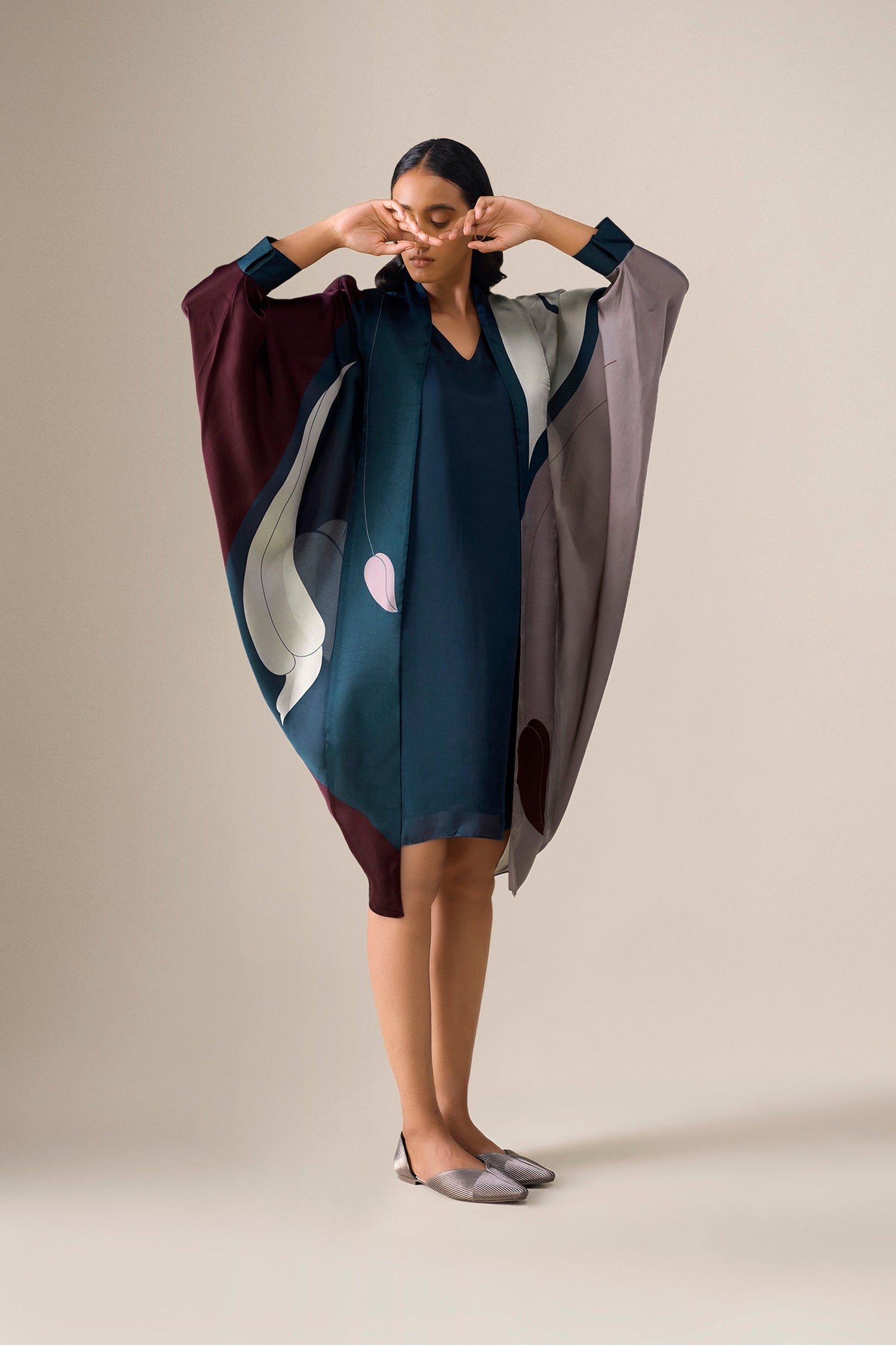  Organza Anissa Cape Set – Black