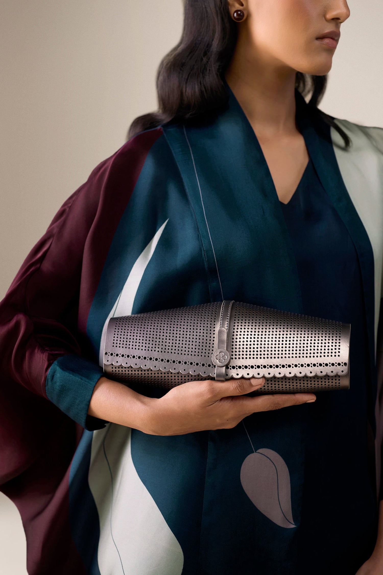  Organza Anissa Cape Set – Black