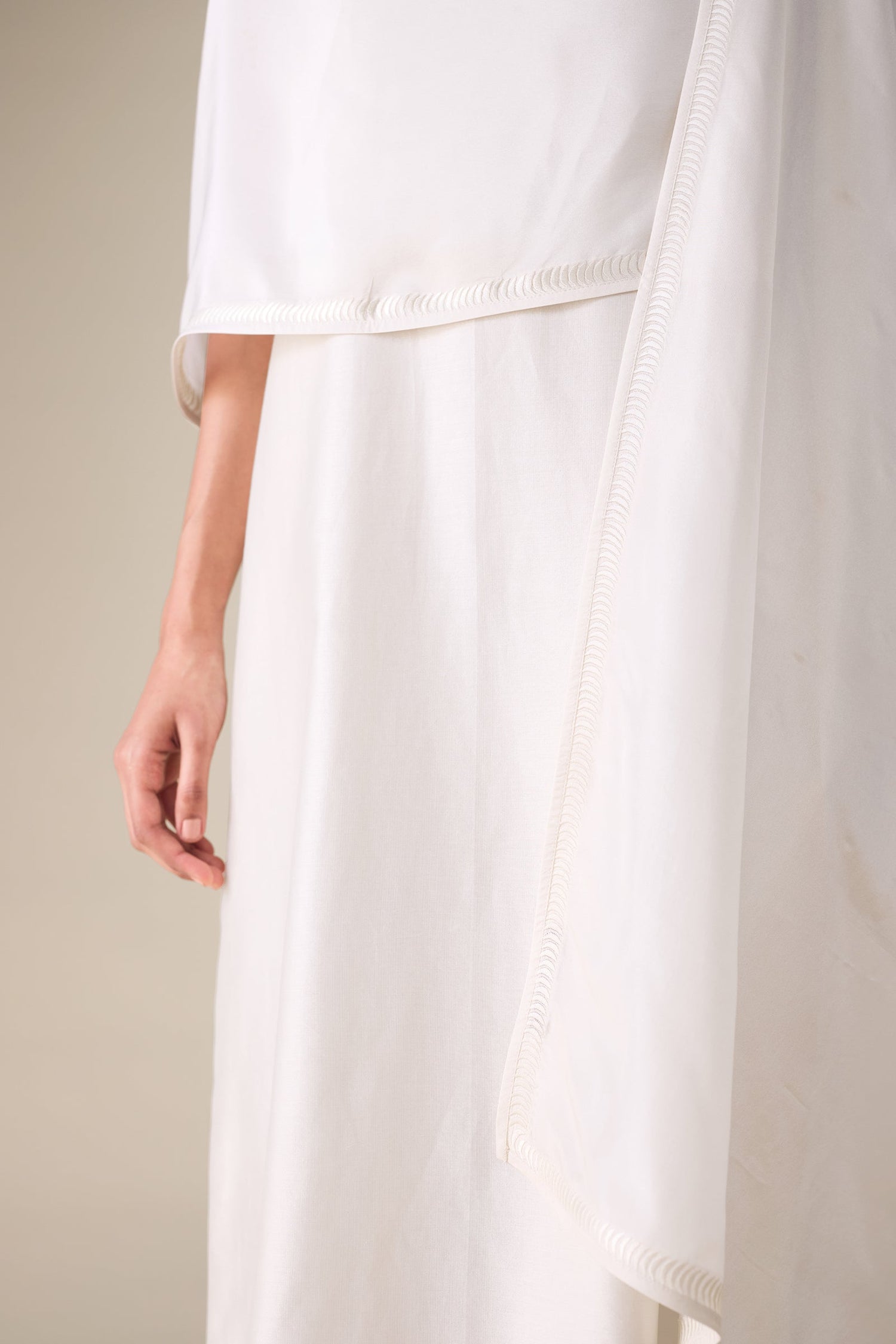  Silk Ivelle Scarf – Ivory