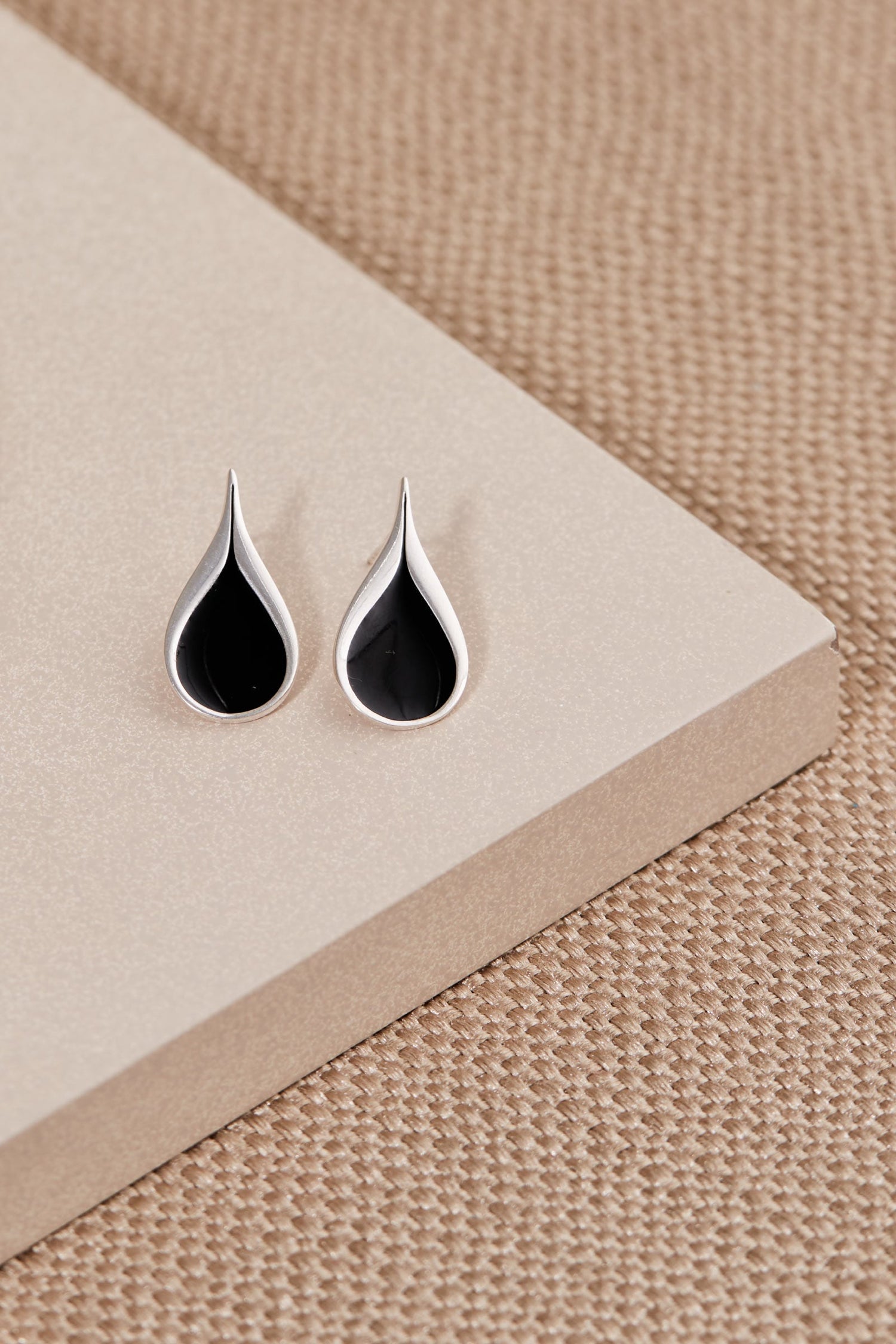 Indira Earrings - Black 
