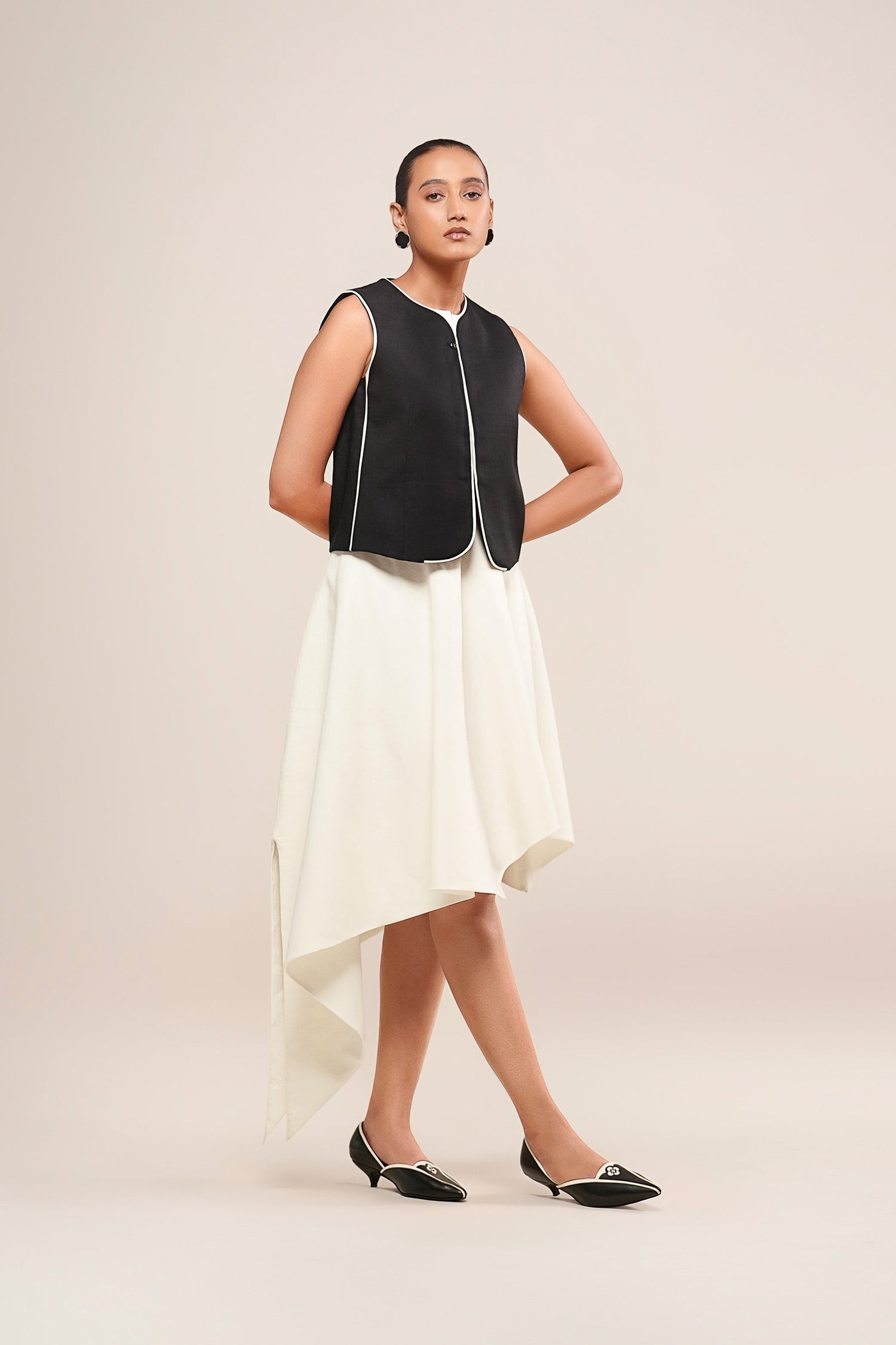  Linen Rumi Waistcoat – Black