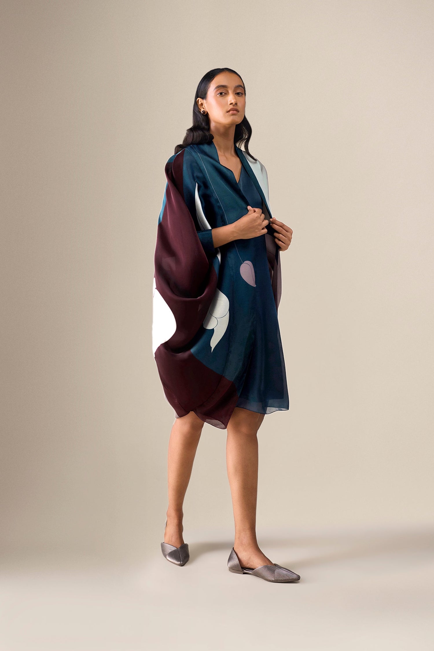  Organza Anissa Cape Set – Black