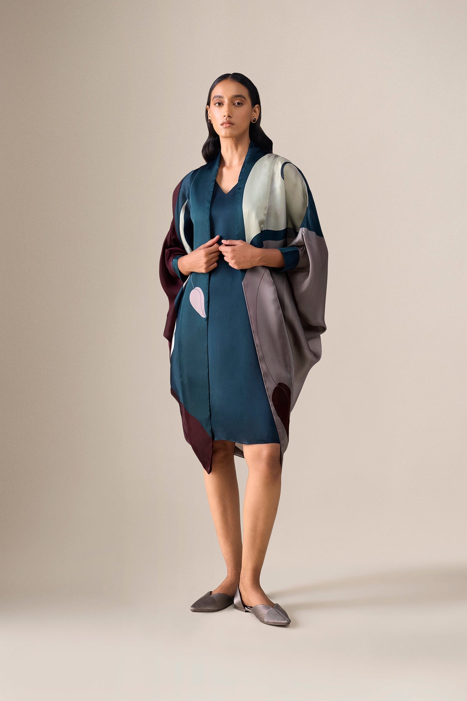  Organza Anissa Cape Set – Black