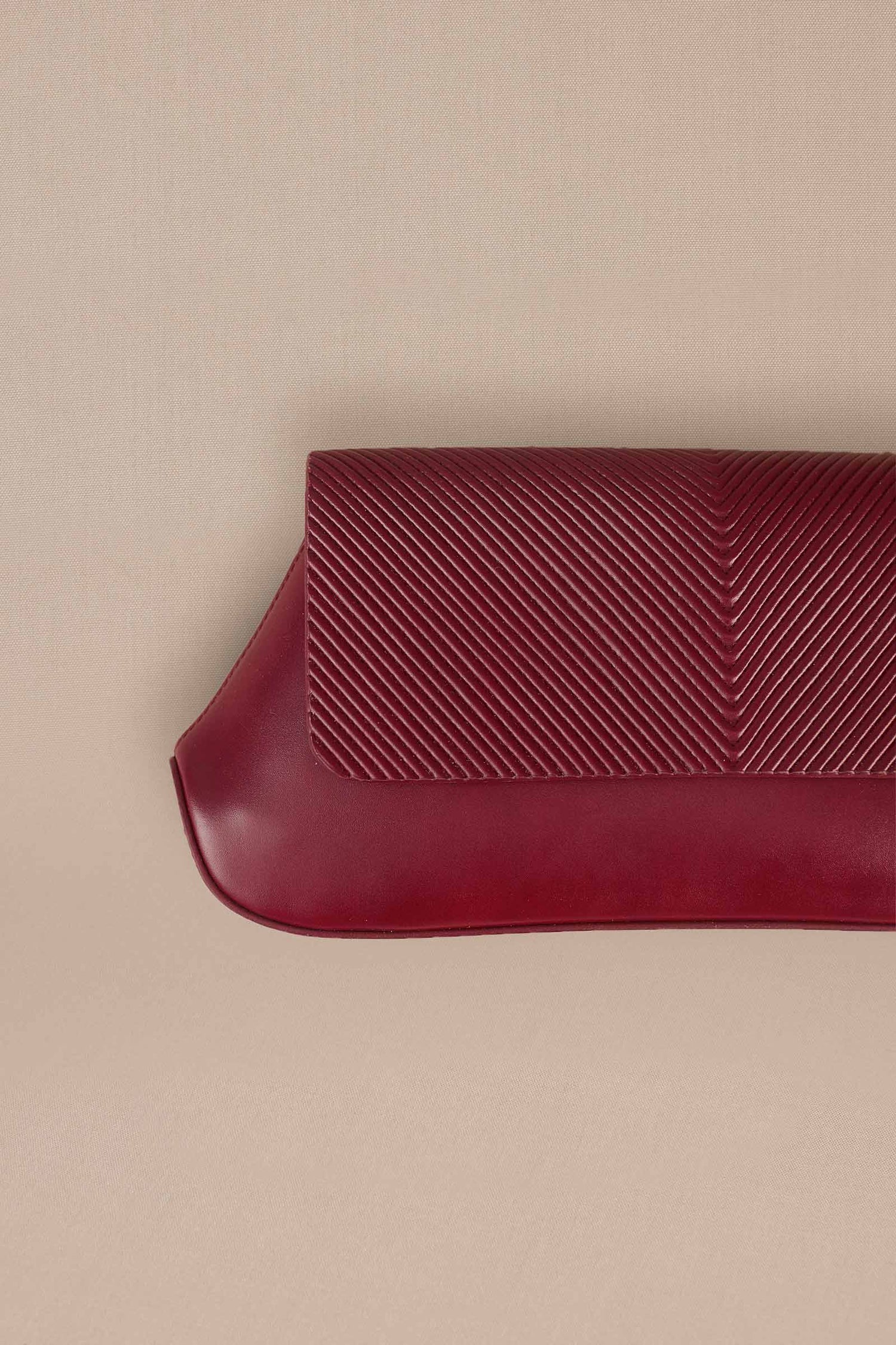 Azra Clutch - Wine