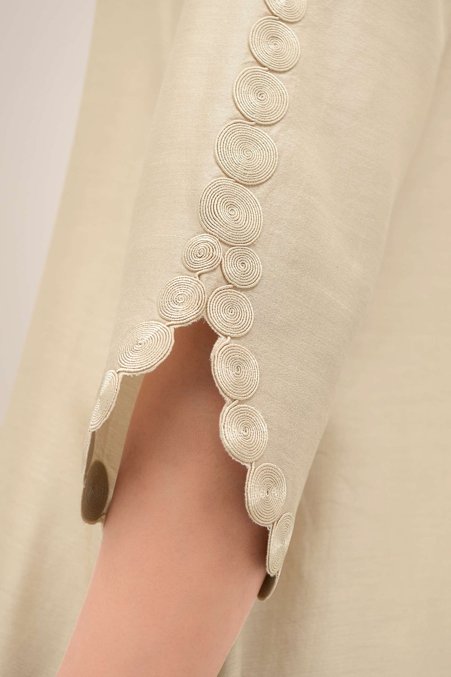  Chanderi Naghma Kurta Set – Beige
