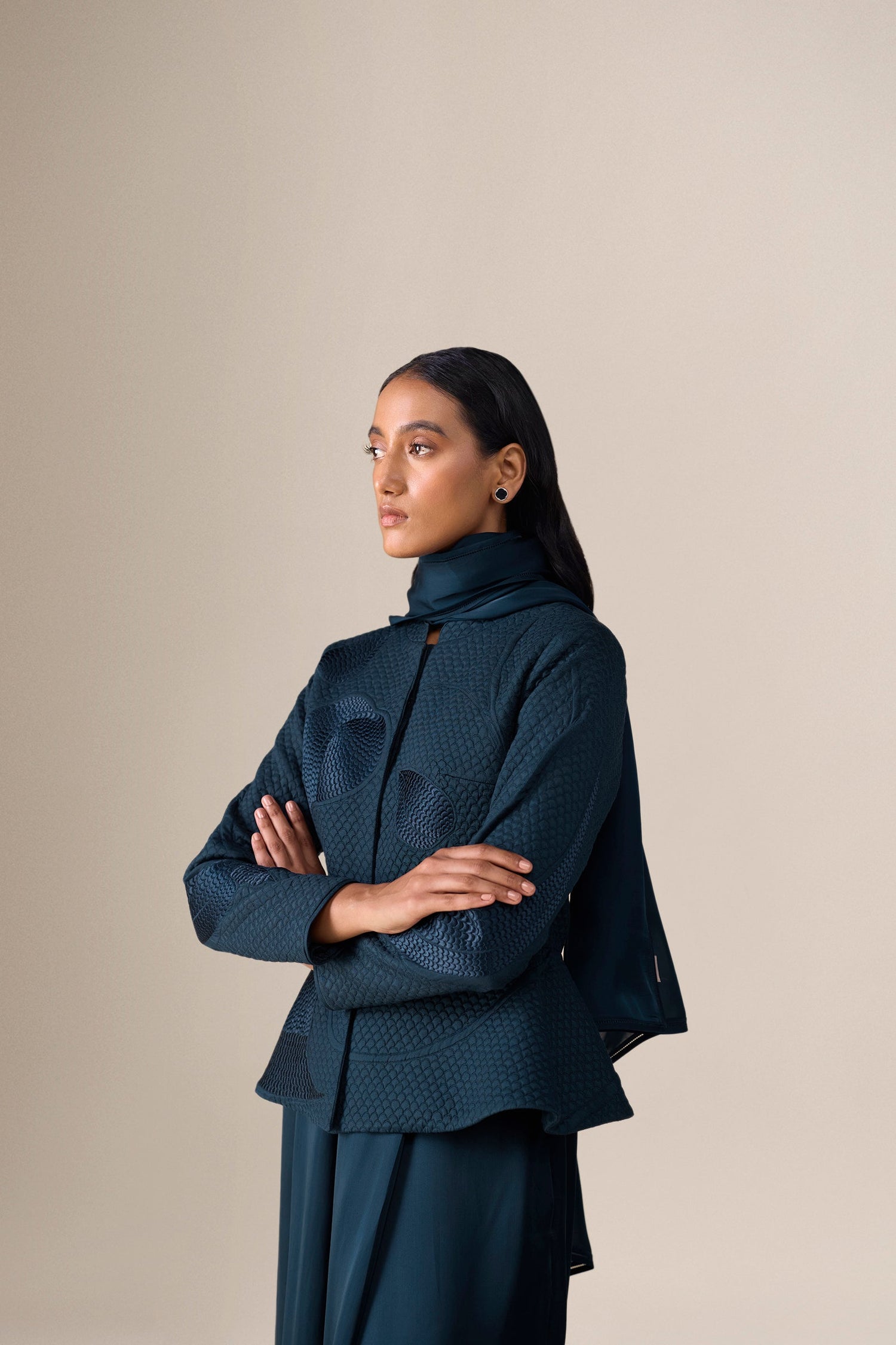  Silk Valla Jacket Set – Black