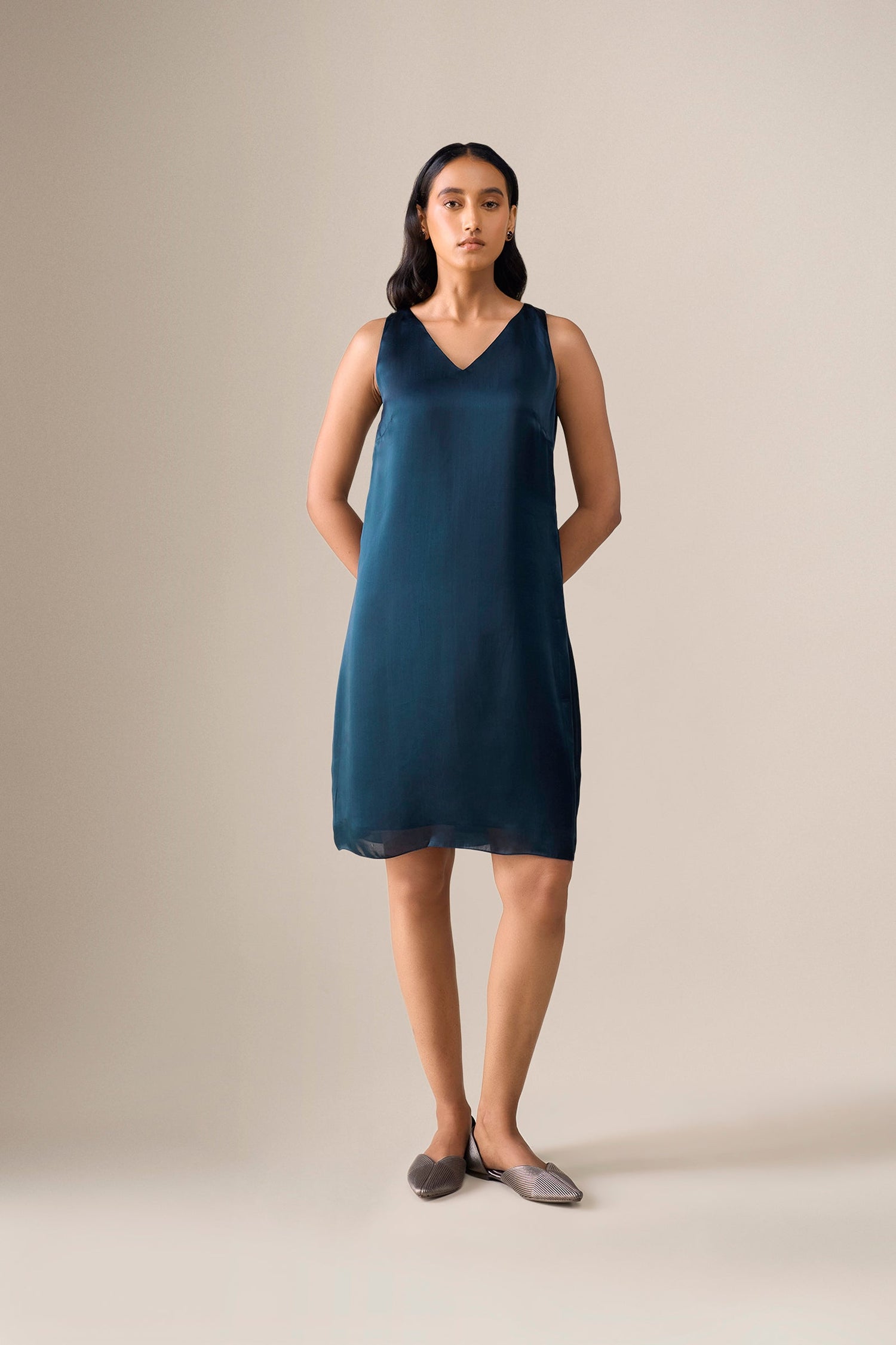  Organza Anissa Cape Set – Black